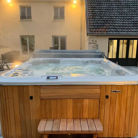 Chez La Rose Luxueuse Avec Jacuzzi