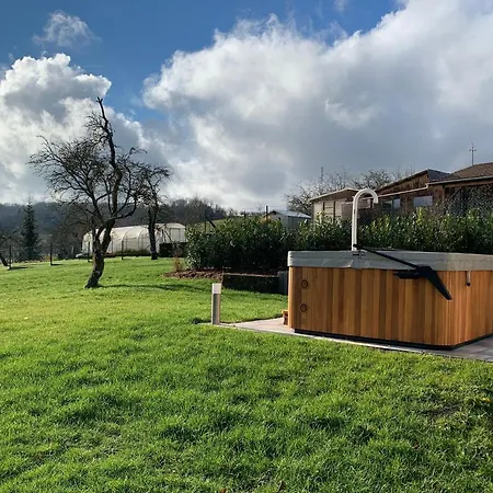Chez La Rose Luxueuse Avec Jacuzzi Rouvres-la-Chétive