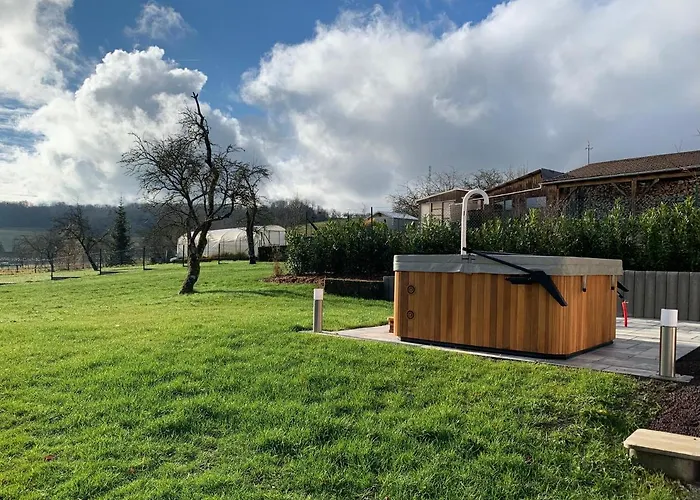 Chez La Rose Luxueuse Avec Jacuzzi Rouvres-la-Chetive